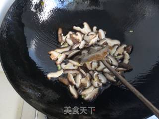 Stir-fried Celery with Shiitake Mushrooms recipe