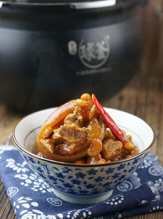 Soy Stewed Trotter recipe