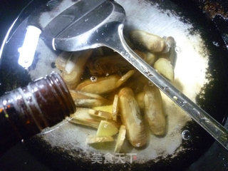 Stir-fried Tofu with Green Pepper Razor Clams recipe