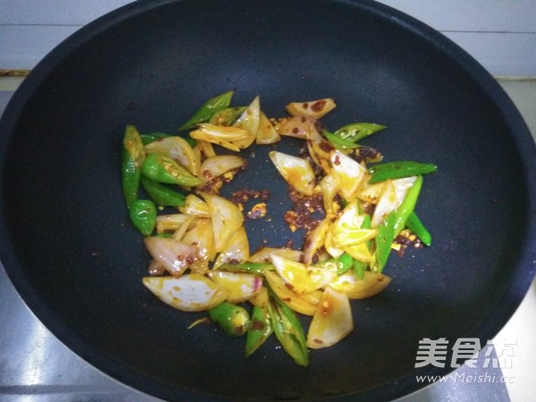 Stir-fried Clams with Korean Spicy Sauce recipe