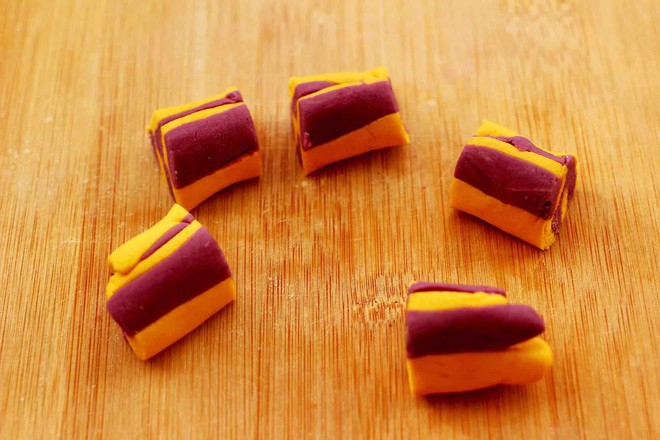 Purple Sweet Potato Pumpkin Two-color Bean Paste Gnocchi recipe