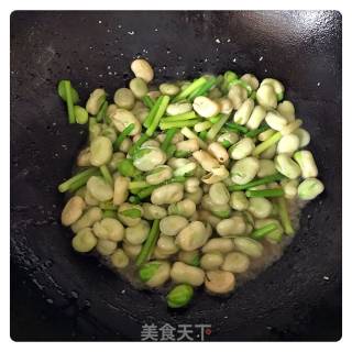 Stir-fried Broad Beans with Garlic Moss recipe