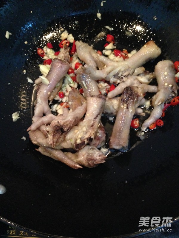 Steamed Chicken Feet with Tempeh Powder recipe