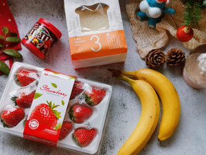 Banana Strawberry Toast Santa Breakfast recipe