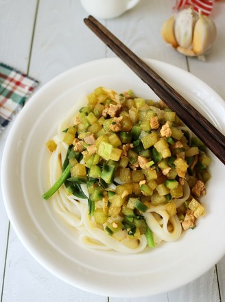 Noodles with Minced Meat and Carrot