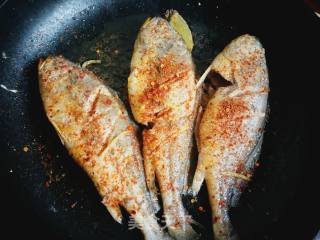 Pan Fried Small Yellow Croaker recipe