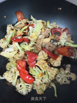 Stir-fried Cauliflower with Red Pepper Pork recipe