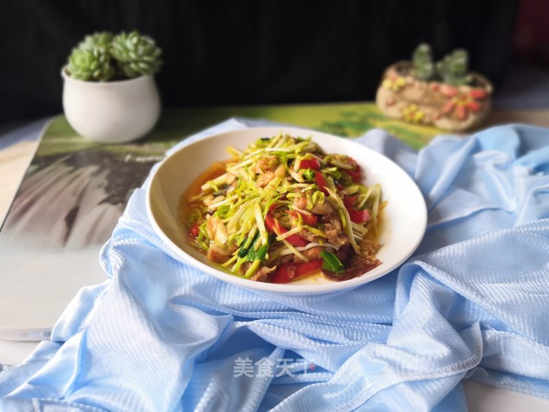 Stir-fried Chives with Green Peppers