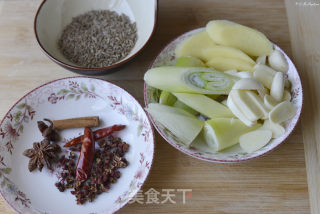 A Delicious Delicacy for Nourishing Blood, Nourishing Qi, Nourishing Stomach, Anti-fatigue, Beautifying Skin and Brightening Skin—soy Sauce Chicken Wings recipe