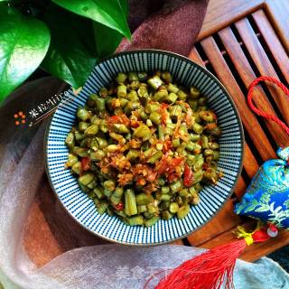 Stir-fried Sour Cowpea with Chopped Pepper recipe