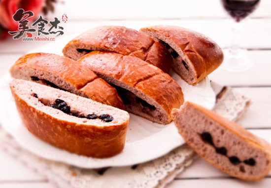 Red Wine Raisin Bread recipe