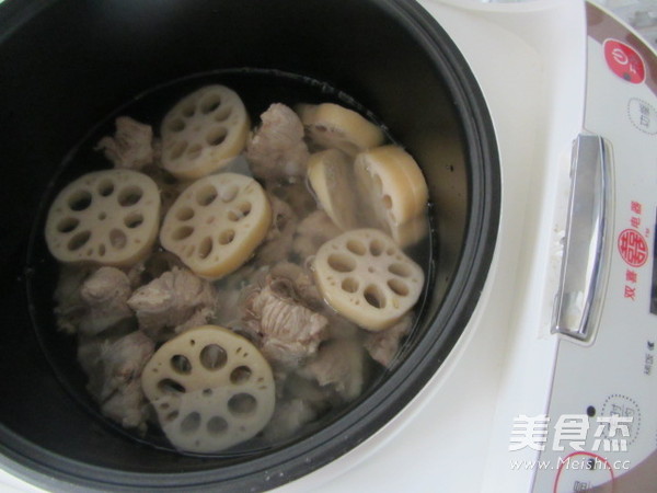 Lotus Root Pork Ribs Soup recipe