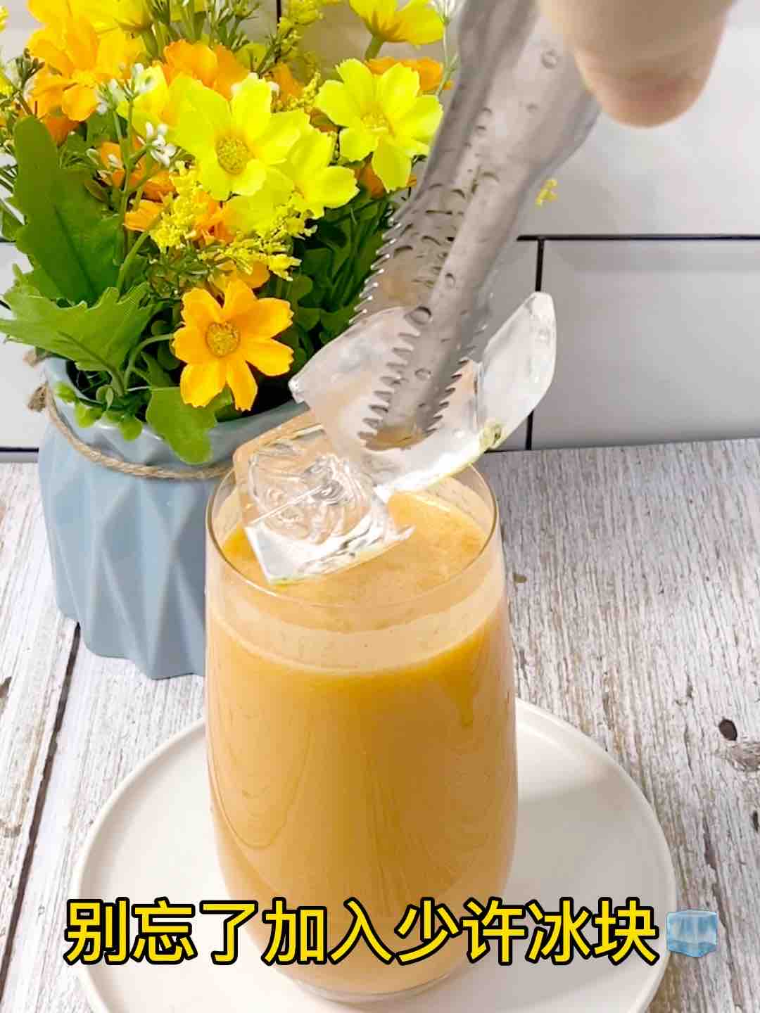 Freshly Squeezed Apple and Carrot Juice, Add Some to It, Adults and Children Love It recipe