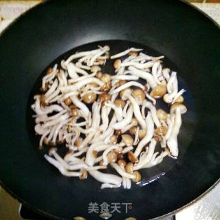 Mushrooms Mixed with Rape recipe