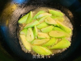 Braised Fritters with Hemp Seeds and Loofah and Lily recipe