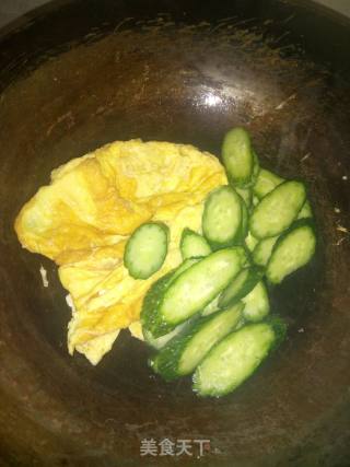 #蛋美食#cucumber Scrambled Eggs recipe