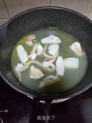 Cucumber with Squid recipe