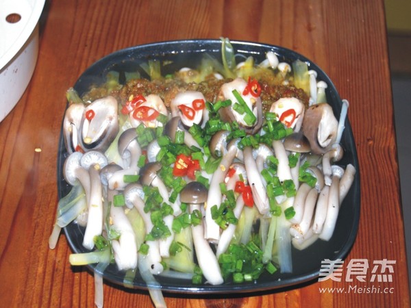 Steamed Leek with Mushrooms and Garlic recipe