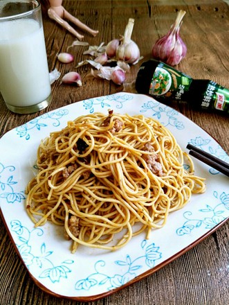 Pork Fried Noodles are Delicious and Delicious