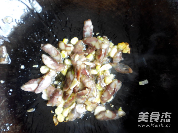 Fried Zucchini with Dried Intestines recipe