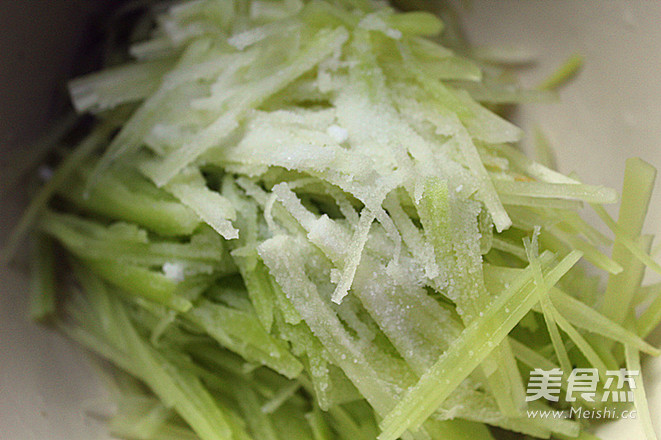 Green Bamboo Shoots Cold Egg Shreds recipe