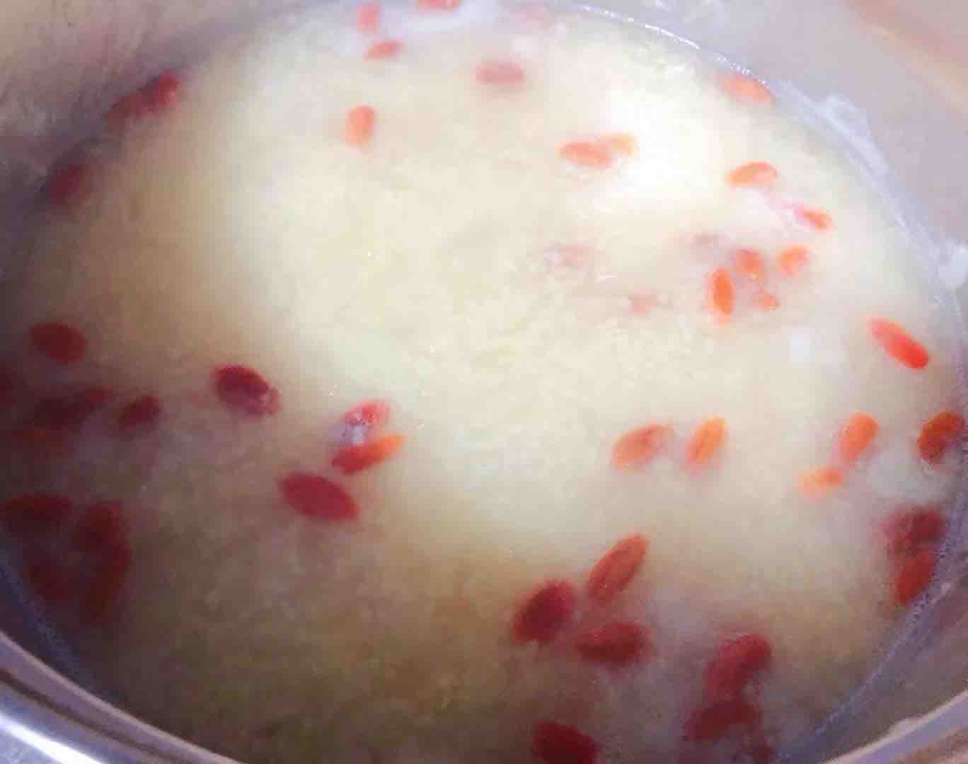 Tremella, Soybean, Wolfberry Millet Congee recipe