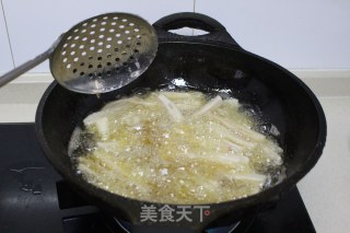 Stir-fried Lotus Root Strips recipe