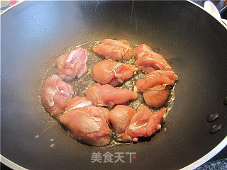 Stir-fried Gassho Melon with Chicken Drumsticks recipe