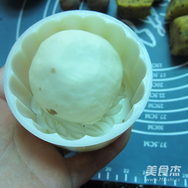 Bean Paste Mooncake recipe