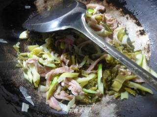 Stir-fried Pork Belly with Pickled Vegetables and Leishan recipe