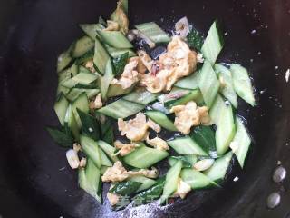 Scrambled Eggs with Cucumber recipe