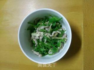 Green Pepper Shredded Pork Noodle recipe