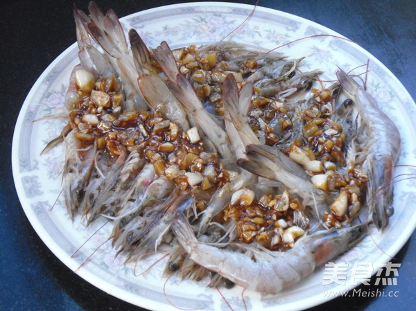 Sliced Shrimp with Garlic recipe