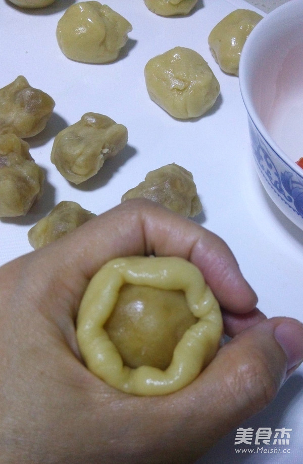 Cantonese-style Egg Yolk and Lotus Paste Mooncakes recipe