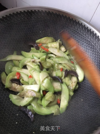 Sea Cucumber Fried Loofah recipe