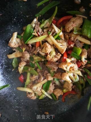 Stir-fried Cauliflower with Beef recipe