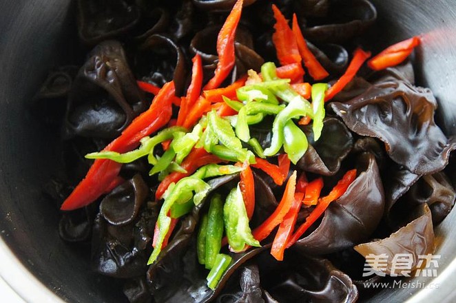 Hot and Sour Black Fungus recipe