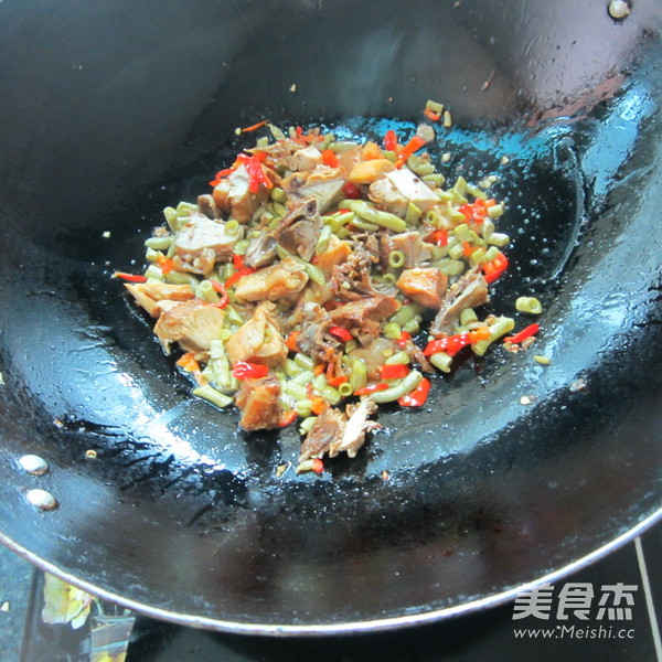 Stir-fried Cured Chicken with Capers recipe