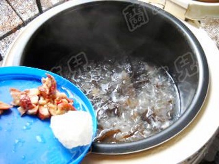 Stewed Double Ears with Hawthorn and Sydney recipe