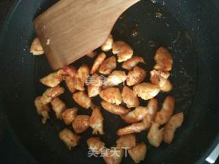 Stir-fried Shrimp Cubes with Soy Sauce recipe