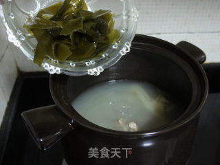 Fish Maw Kelp Tail Bone Soup recipe