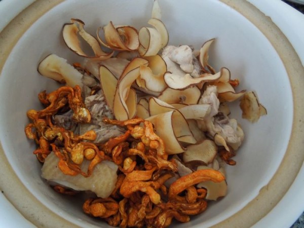 Sea Coconut Cordyceps Flower Stewed Chicken Soup recipe