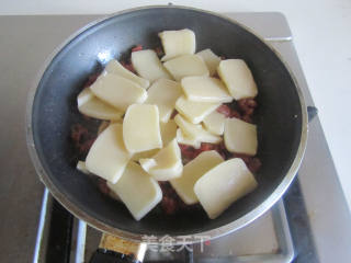 Egg Hug Sausage Rice Cake recipe