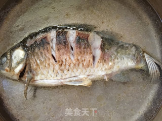 Tofu, Mushroom and Crucian Carp Soup recipe