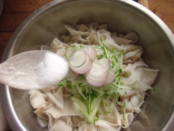 Cold Noodles with Sesame Sauce and Spicy Oil recipe