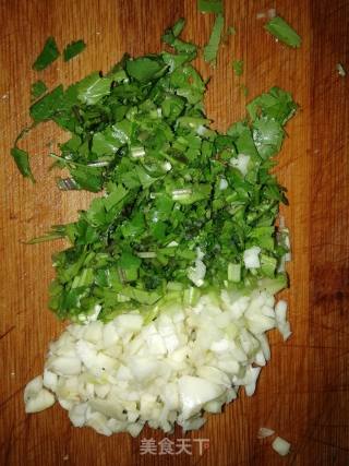 Steamed Sausage with Garlic and Cilantro recipe