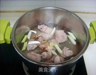 A Bowl of Soup for Early Autumn Tonic-pork Ribs and Radish Soup recipe