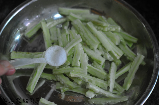 Stir-fried Bitter Gourd with Ginger recipe