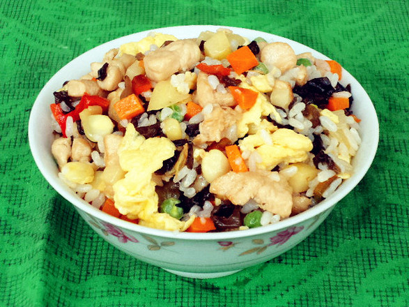 Fried Rice with Chicken and Seasonal Vegetables