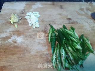 Stir-fried Duck with Green Pepper recipe